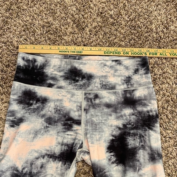Athleta elation 7/8 pink black tie dye leggings - Picture 5 of 10